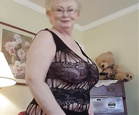 Sexy Granny Gilf Old Woman Dancing In Such An Arousing Way