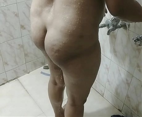 Big boobs Bindass Bhabhi in Bathroom while Dever is filming.